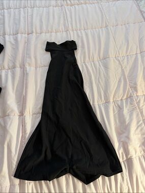 Edikted Black One-Shoulder Maxi Dress